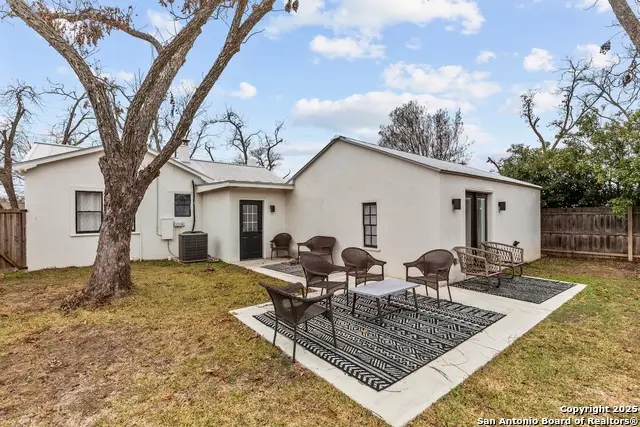 328 W Morse St, Fredericksburg, TX 78028 - Image #3