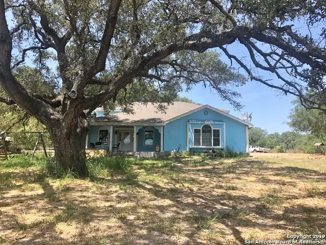 324 Rooster Dr, Pleasanton, TX 78064 - Image #1