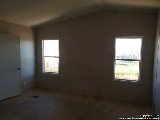 754 Kayroe Rd, Adkins, TX 78101 - Image #3