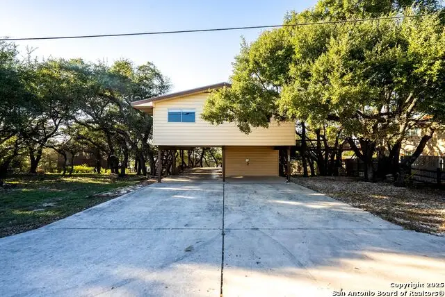 423 Carpenter Dr, Canyon Lake, TX 78133 - Image #3