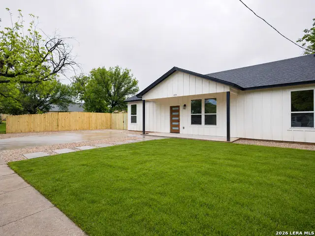 1319 Brady Ave, Brownwood, TX 76801 - #2