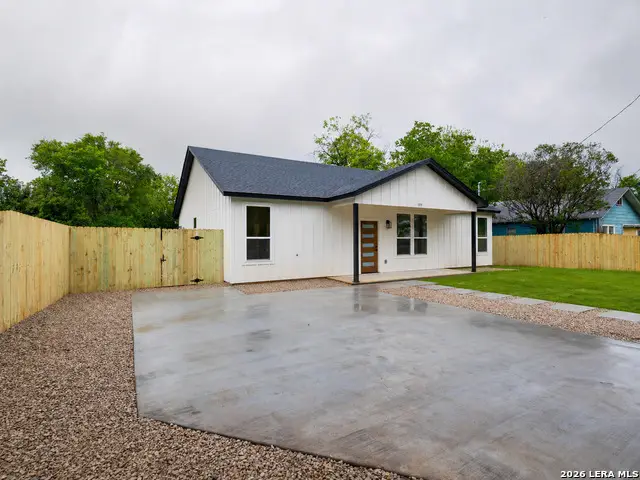 1319 Brady Ave, Brownwood, TX 76801 - #3