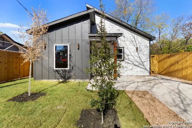 107 Calles St, San Antonio, TX 78207 - Image #2