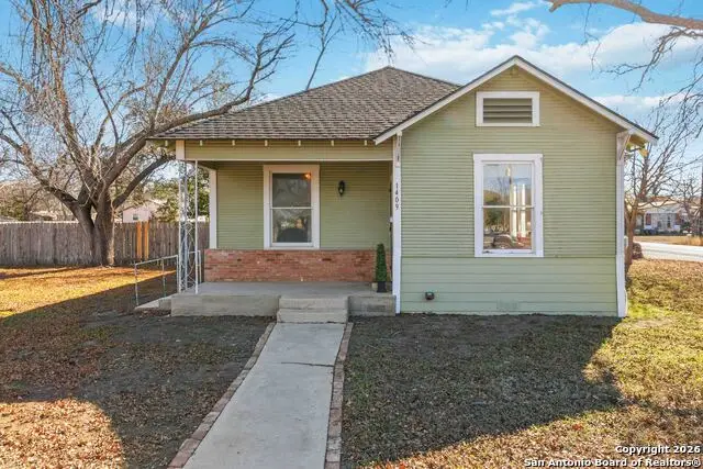 1409 21st St, Hondo, TX 78861 - Image #2