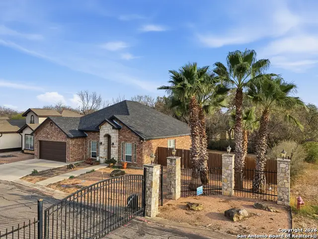 101 N Sutton, Uvalde, TX 78801 - Image #2