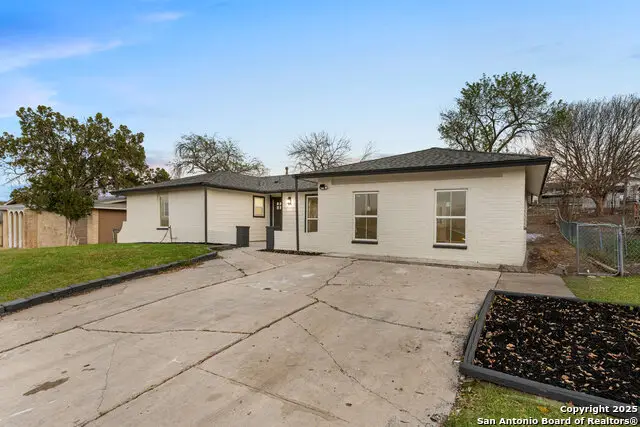 438 Scotty Dr, San Antonio, TX 78227 - Image #3