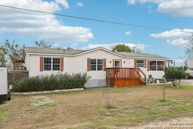 1123 Debbie, Marion, TX 78124 - Image #1