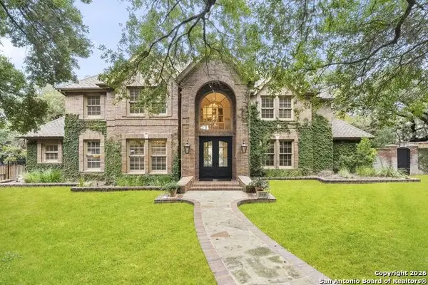 360 Paseo Encinal St, Olmos Park, TX 78212