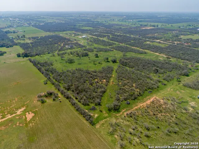 000 Felix Rd, Saint Hedwig, TX 78152 - Image #2