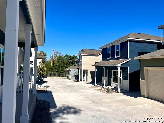 2075 Silver Oak Dr, San Antonio, TX 78213 - Image #3