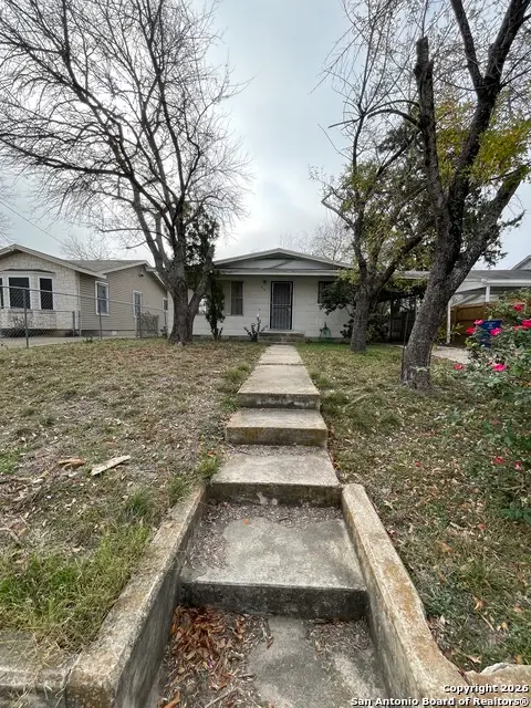910 Grosvenor, San Antonio, TX 78221 - Image #2