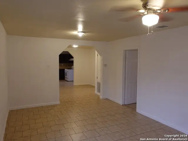 305 Queretaro St, San Antonio, TX 78237 - Image #3
