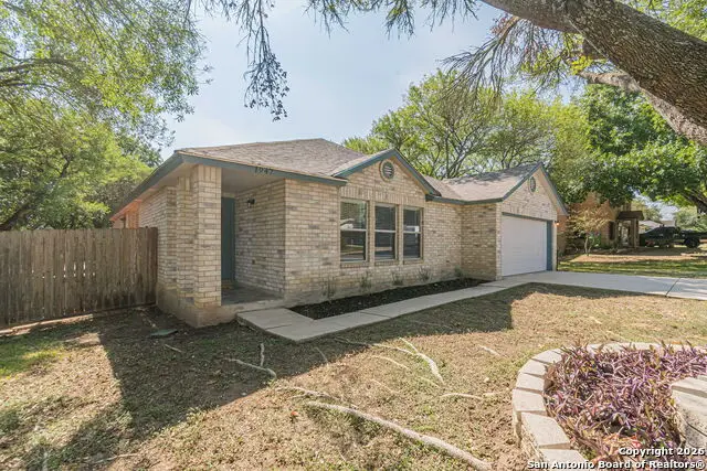 1947 Queen Victoria, New Braunfels, TX 78130 - Image #2