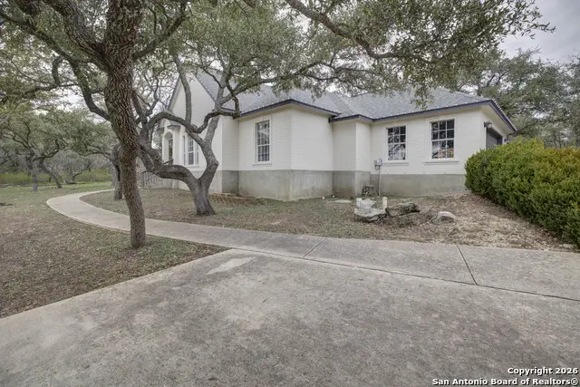211 Winding, New Braunfels, TX 78132 - Image #3