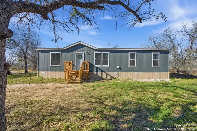 843 County Road 331, Floresville, TX 78114 - Image #1
