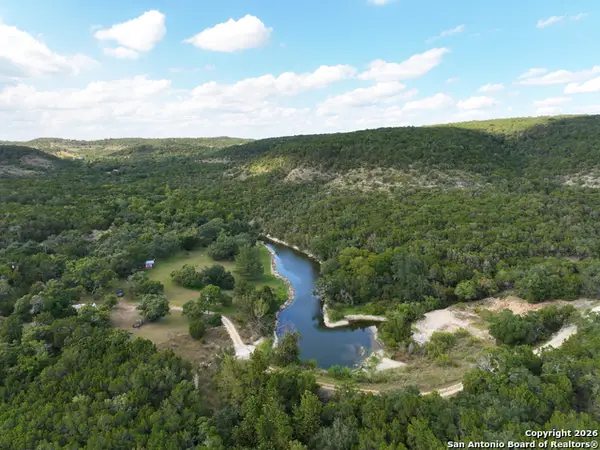 1920 S The Low Rd, San Marcos, TX 78666