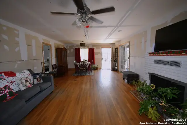 411 E Ansley, San Antonio, TX 78221 - Image #3