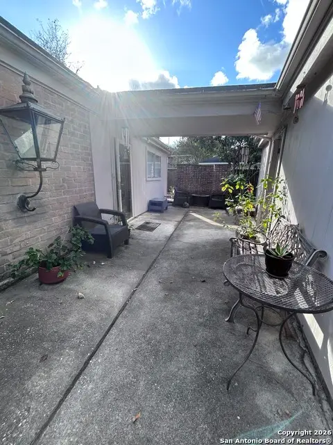 6880 Sharon, Beaumont, TX 77706