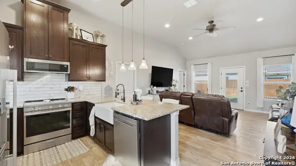 230 Navarro # 6-B, Seguin, TX 78155