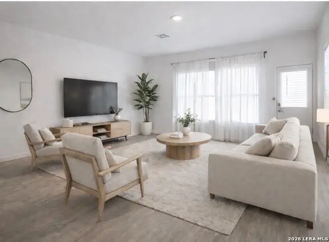 209 Wolf Crest Blvd, Seguin, TX 78155 - #3