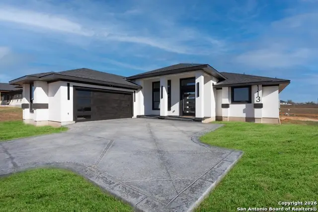 113 Hidden Cove, Floresville, TX 78114 - Image #1