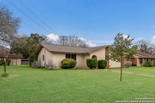 795 Renee St, Seguin, TX 78155 - Image #2