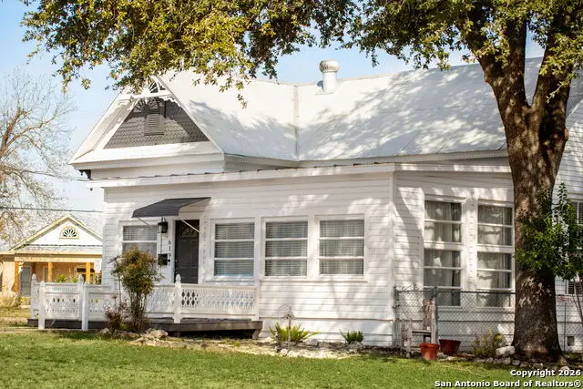 619 Comal, New Braunfels, TX 78130 - #3