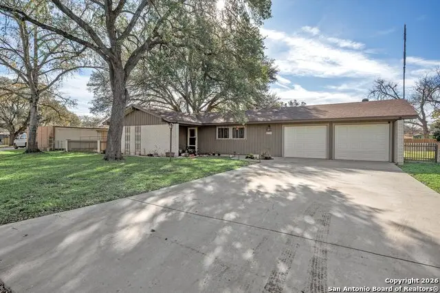 1423 Dove, Seguin, TX 78155 - Image #2