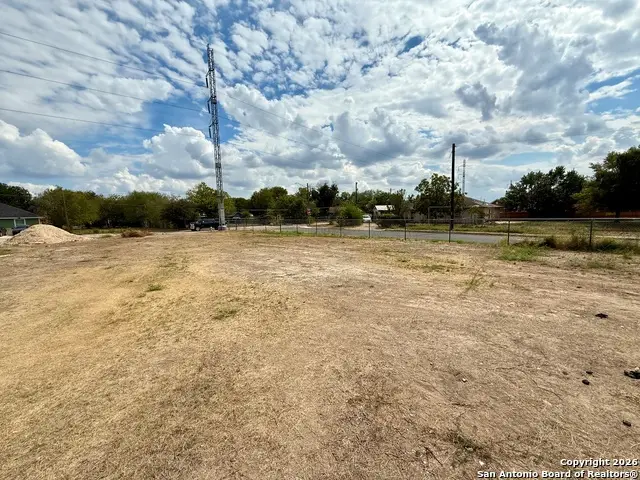 2223 Menefee Blvd, San Antonio, TX 78237 - Image #2