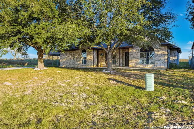 144 Las Palomas Dr, La Vernia, TX 78121 - #1