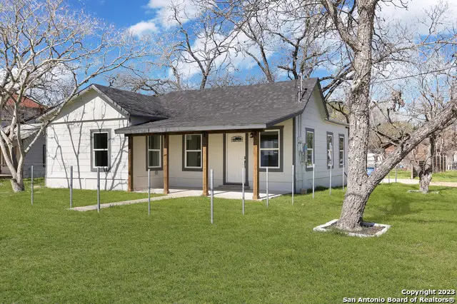 295 E Commerce St, New Braunfels, TX 78130 - Image #3