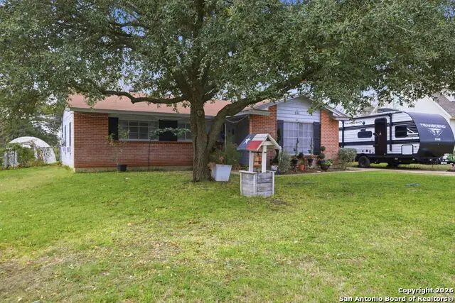 846 Horseshoe Trail, Universal City, TX 78148 - Image #2