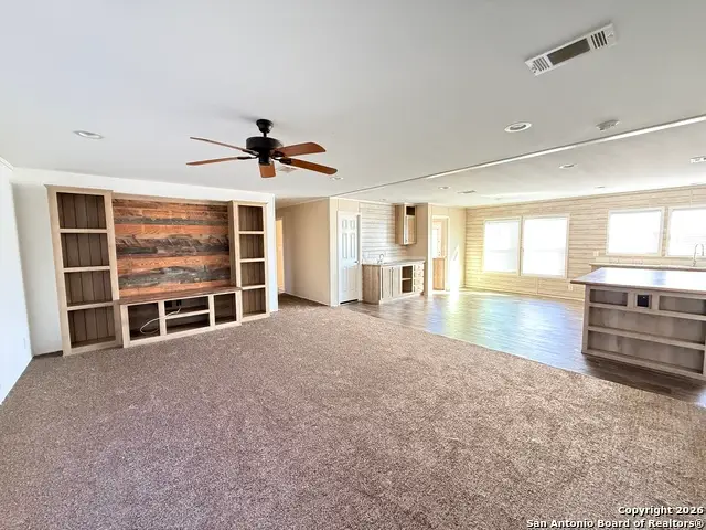 1009 County Road 773, Devine, TX 78016 - #2