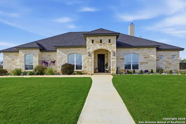 344 Abrego Lake, Floresville, TX 78114