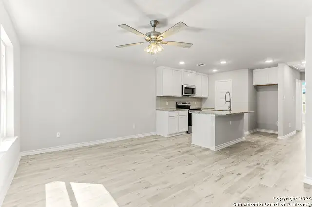 310 W Evergreen St #101, San Antonio, TX 78212 - Image #3