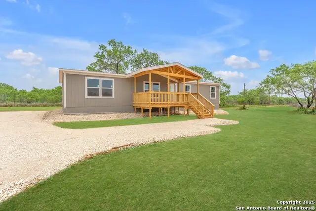 5759 County Road 422, Pleasanton, TX 78064 - Image #1