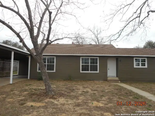 1012 Anna Dr, Pleasanton, TX 78064 - Image #2