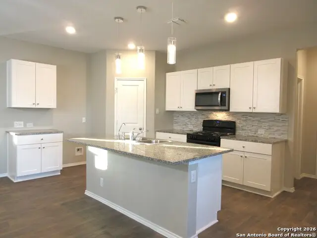 133 Middle Green, Floresville, TX 78114 - Image #2