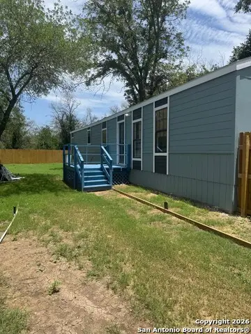 1510 12th, Hondo, TX 78861