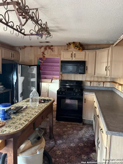 888 S Us Highway 281, Pleasanton, TX 78064 - Image #1