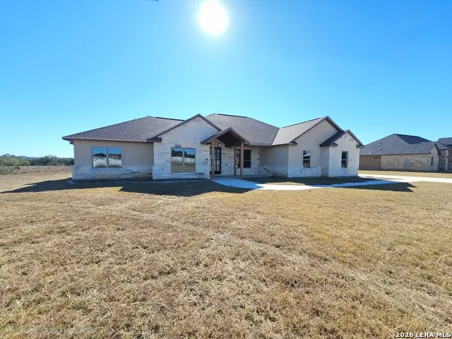 982 Horseshoe Falls, Bandera, TX 78003 - #2