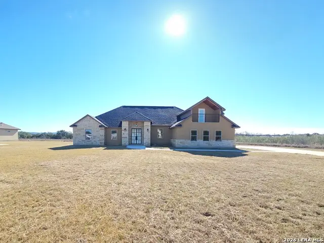 956 Horseshoe Falls, Bandera, TX 78003 - #2