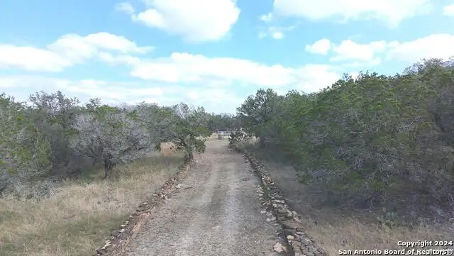 890 County Road 246, Hondo, TX 78861 - Image #3