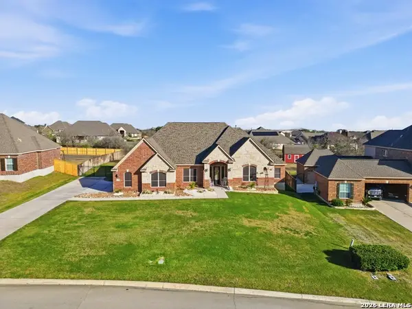 239 Sittre Dr, Castroville, TX 78009