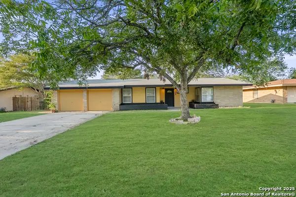 209 Windcrest Dr, Windcrest, TX 78239