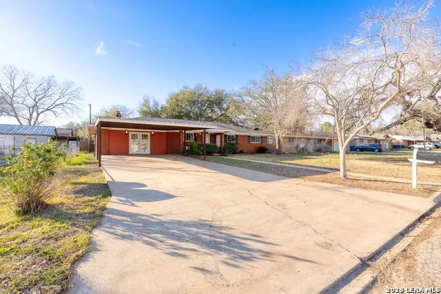 322 Lantana, Pleasanton, TX 78064 - Image #2