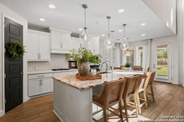 303 Navarro, Boerne, TX 78006 - Image #2