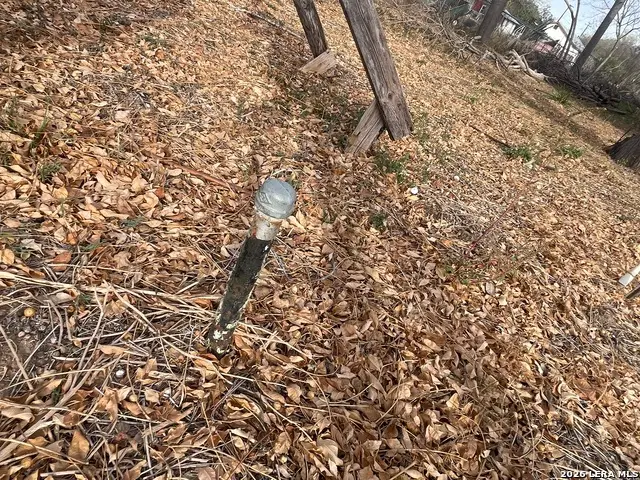 712 Devine, Devine, TX 78016 - #3