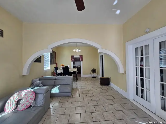 121 Hess, San Antonio, TX 78212 - Image #2