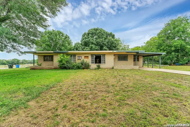 955 University, Seguin, TX 78155 - #1